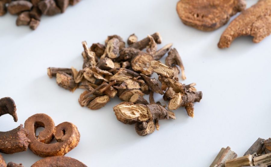 The 10 Best Herbs For Menstrual Cramps & Painful Periods